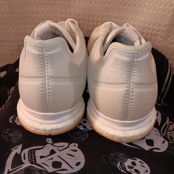 Mens Adidas Athletic shoes - Picture 9 of 12